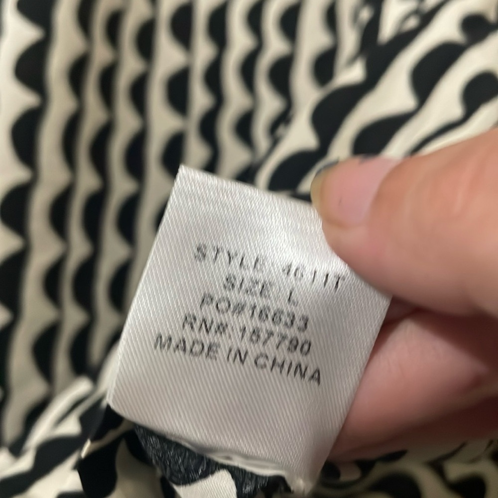 NWOT Pinch Monochrome Patterned Puff Sleeve Blouse Size L - Picture 9 of 10